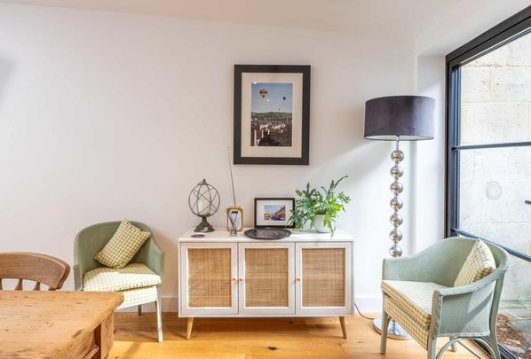 2 bedroom terraced house to rent - Photo 1