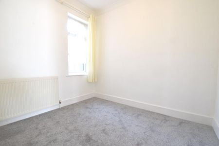 2 bedroom semi-detached bungalow to rent - Photo 3