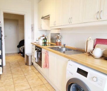 Appartement te huur in Schaarbeek voor € 980 met 1 slaapkamer - Photo 3