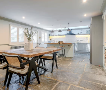 4 bedroom terraced house to rent - Photo 2