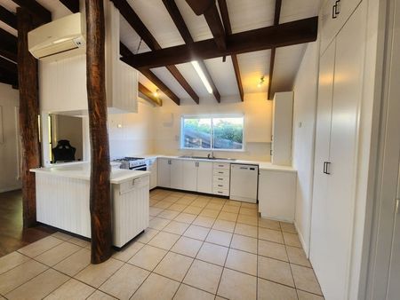 4 Bedroom Home in Oxley Circle - Photo 4