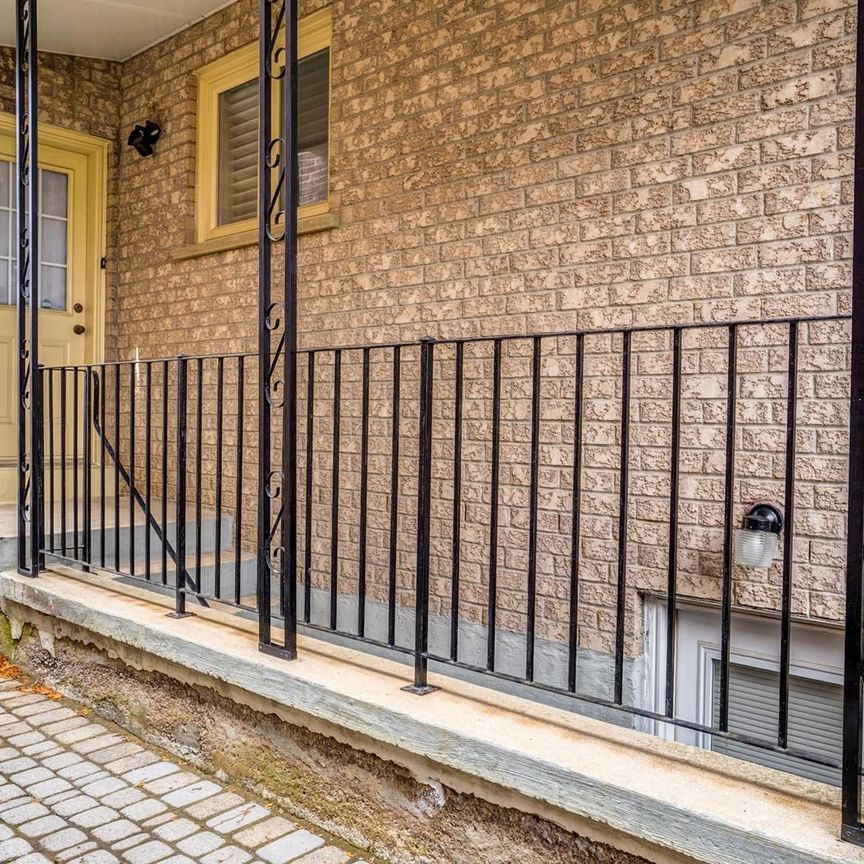 For Lease - 229 Baker Avenue, Richmond Hill, Ontario - Photo 1