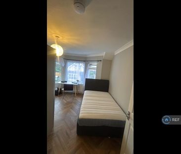 1 bedroom in a house share to rent - Photo 1