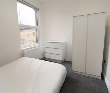 Room in a Shared Flat, Leythe Road, W3 - Photo 1