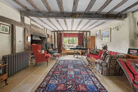 A charming Grade II listed family house in an idyllic countryside setting - Photo 4