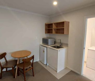 Furnished Studio Knocking On Uni's Door! - Photo 1