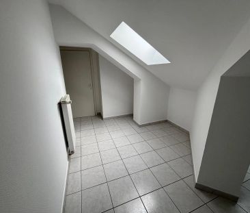 Appartement à louer 5 pièces 85.57m² - Photo 1