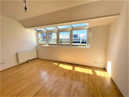 DACHGESCHOSS, INNSTRASSE, 42 m2 Neubau mit 2 m2 Balkon, 2 Zimmer, Komplettküche, Wannenbad, Parketten - Photo 4