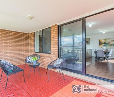 Beautiful Family Home Backing Onto a Peaceful Reserve - Photo 4