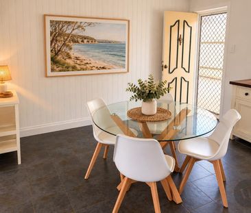 Renovated Townhouse Only 200m to Clayfield Station - Photo 2