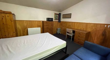 Simple & Convenient Studio Room on Union Street - Photo 5