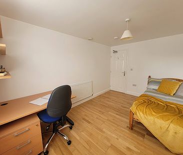 Room 6 Available, 12 Bedroom House, Willowbank Mews – Student Accommodation Coventry - Photo 6