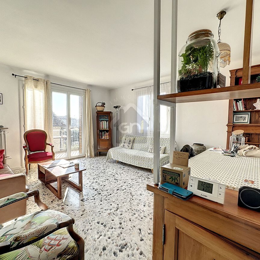 Maison -appartement location meublée Avignon ,81 m2, 2 chambres et un bureau, garage et jardin privatif, - Photo 1