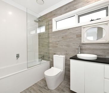 Stunning 4 Bedroom Home in the Heart of Rosebery - Photo 4