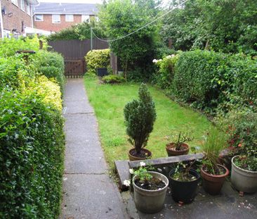 2 bedroom terraced house to rent - Photo 2