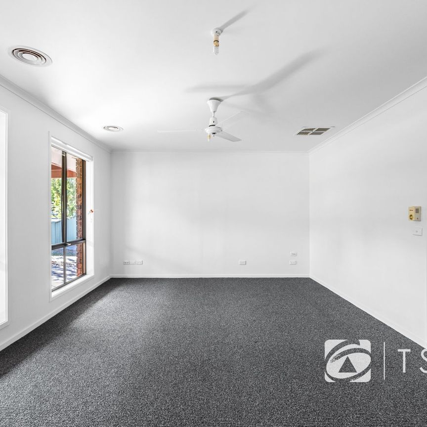 Spacious Family Home in a Prime North Bendigo Location - Photo 1