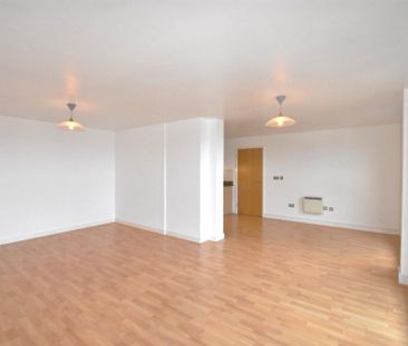 2 bedroom flat to rent - Photo 6