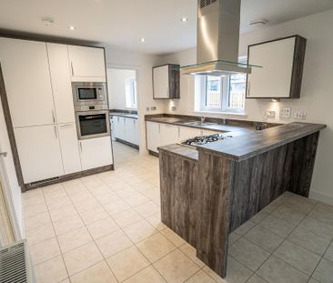 4 bedroom detached house to rent - Photo 5