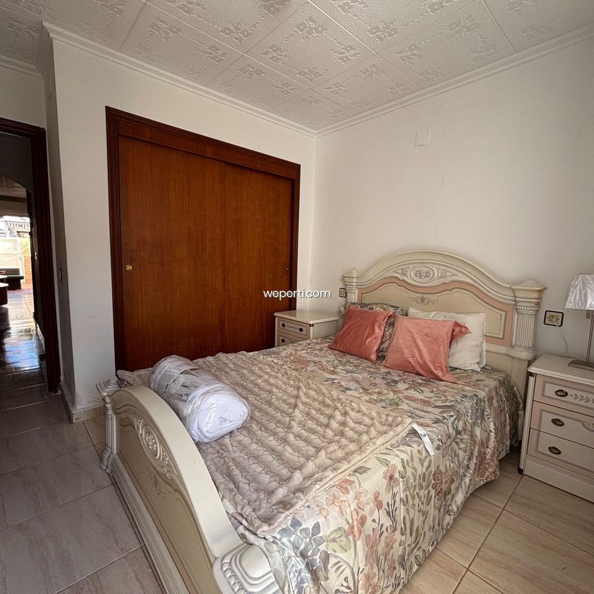 Bungalow in Torrevieja, Torrevieja, for rent - Photo 1