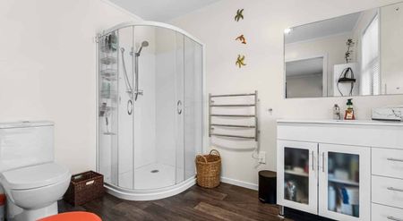 Picture Perfect Four Bedroom in Pukete - Photo 2