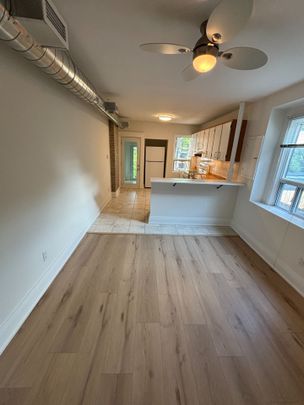 For Lease - 927 Kingston Road Unit# Upper, Toronto, Ontario - Photo 1