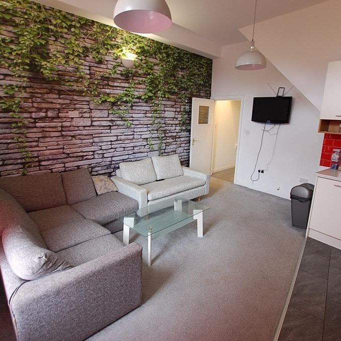 1 bedroom in a house share to rent - Photo 1