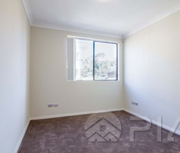 Spacious 1 Bedroom + Study Apartment for lease , close to Stockland... - Photo 2