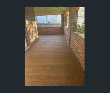 Large Family Home - Photo 4