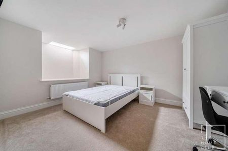 Grosvenor Road, Aldershot, GU11 - Photo 3