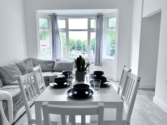 Room in a Shared Flat, Walm Lane, NW2 - Photo 1