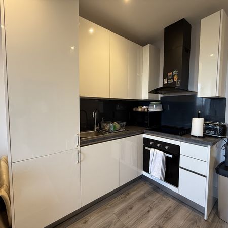 Quilters Way, Aylesbury, Stoke Mandeville - Photo 3