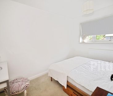3 bedroom detached bungalow to rent - Photo 2