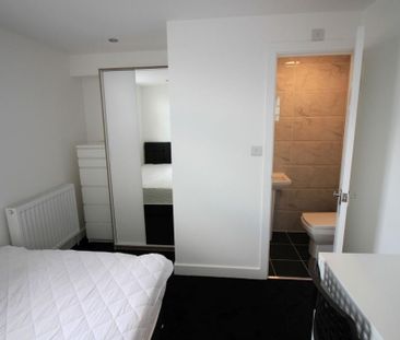 5 bedroom terraced house to rent - Photo 4