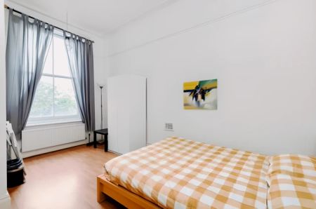 1 Bed 1 Bath, Flat 1b, 185 - Photo 2