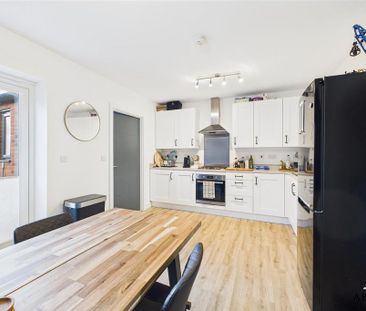 3 bedroom semi-detached house to rent - Photo 1