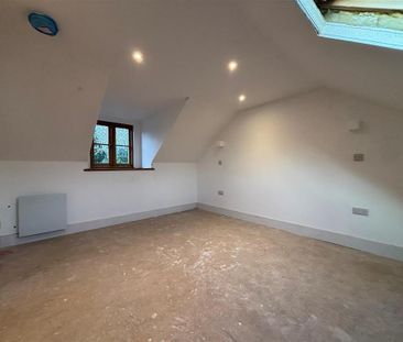 2 bedroom semi-detached house to rent - Photo 2