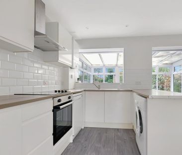 3 bedroom terraced house to rent - Photo 6