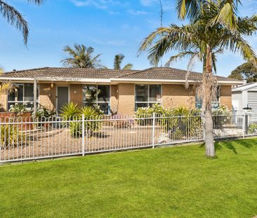 Beachside Living At It's Best - Photo 5