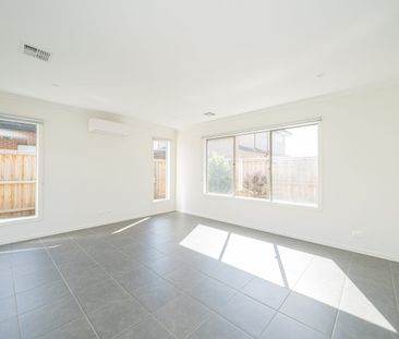 Spacious Home in "Smiths Lane" Estate, Clyde North- Available 12/11/2026 - Photo 2