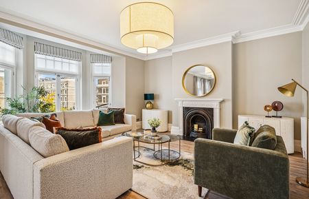 Gloucester Road, SW7, London - Photo 2