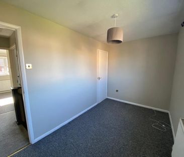2 bedroom semi-detached house to rent - Photo 4