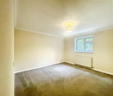 4 bedroom detached house to rent - Photo 6