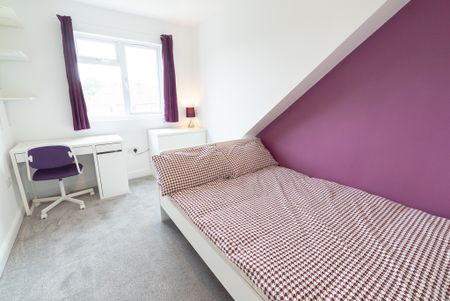 7 Bed Semi-Detached House, Granby Grove, SO17 - Photo 5