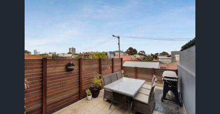 Space, Versatility, Location - Photo 4