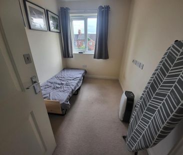 3 bedroom semi-detached house to rent - Photo 3