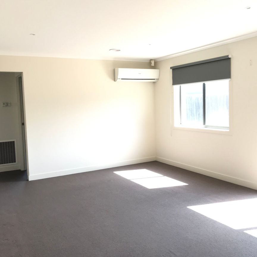 Location Meets Value - Don't Miss Out! - Photo 1