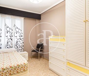 Valencia Capital, Valencian Community 46011 - Photo 6