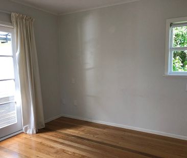 Sunny 1 bedroom unit (All bills included in rent) - Photo 6