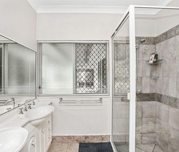 FAMILY HOME CLOSE TO THE BEACH! - Photo 6
