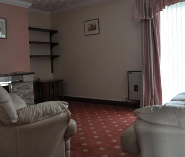 3 bedroom detached bungalow to rent - Photo 2